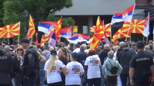 (VIDEO) Opozitarët kritikojnë VLEN-in për protestat anti-shqiptare