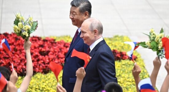 Putin e quan vizitën në Kinë “të suksesshme, frytdhënëse dhe shumë intensive” pas takimit me Xi