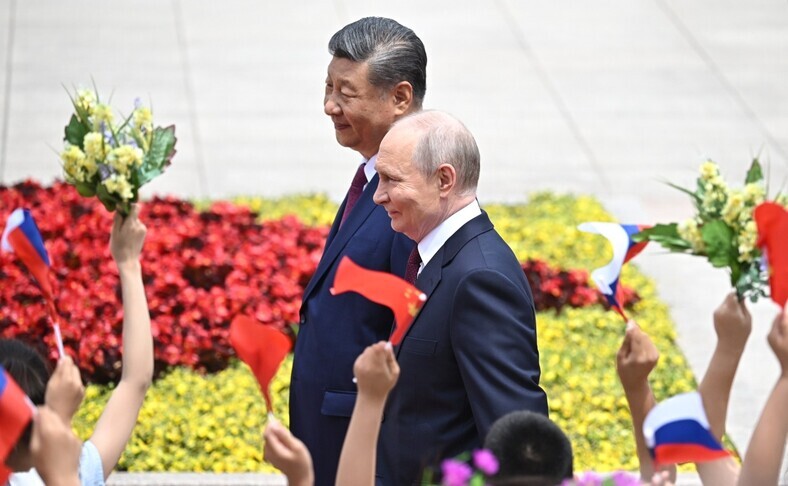Putin e quan vizitën në Kinë “të suksesshme, frytdhënëse dhe shumë intensive” pas takimit me Xi
