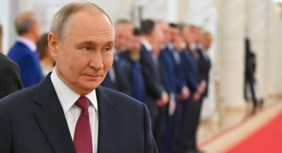Putin: Ushtarët rusë përballen me “forcë agresive” të armatosur, të mbështetur nga NATO