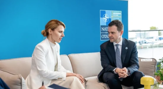 Mucunski drejtuar Petrovës: Nevojitet zgjidhje për çështjen bilaterale, gjuha maqedonase, identiteti, kultura dhe historia nuk mund të jenë objekt diskutimi