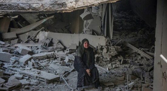 Izraeli vazhdon të shkelë armëpushimin, 9 palestinezë të plagosur në një sulm ajror në Gaza