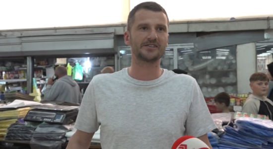 (VIDEO) Tregjet plot, qytetarët po përgaditen për festën e Kurban Bajramit
