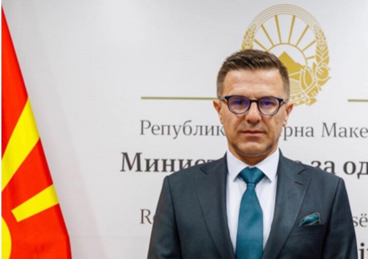 Shabani njofton punësimin e 10 shqiptarëve në Ministrinë e Mbrojtjes: Po rritet përfaqësimi i drejtë