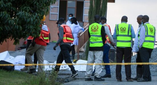 Zjarri në një konvikt në Kenia lë të vdekura 16 nxënëse dhe 79 të plagosura