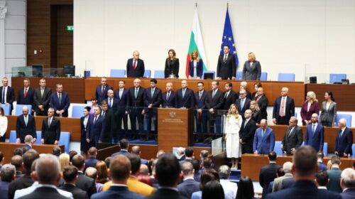 Bullgari, qeveria e kryeministrit Radev mori votëbesimin nga parlamenti