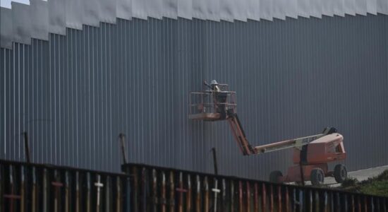 Raportohet se ndërtimi i murit në kufirin SHBA-Meksikë ka dëmtuar një vendbanim indigjen 1000-vjeçar