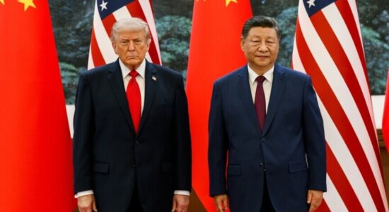 Trump pretendon se presidenti kinez Xi i ka thënë se Pekini nuk do t’i japë pajisje ushtarake Iranit