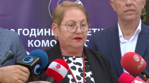 (VIDEO) Janevska: Nxënësve mund t’u merren telefonat gjatë mësimit