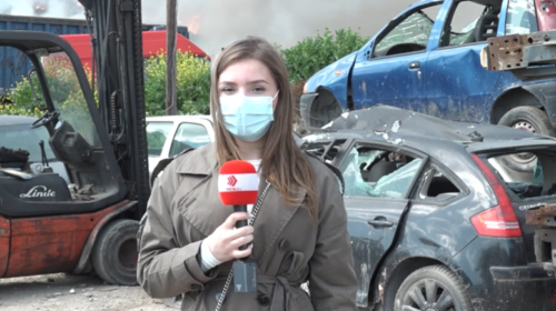 (VIDEO) Zjarr në Shuto Orizare, digjet një makinë për bluarjen e metaleve