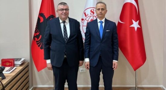 Ambasadori i Turqisë në Tiranë viziton Fondacionin ALSAR