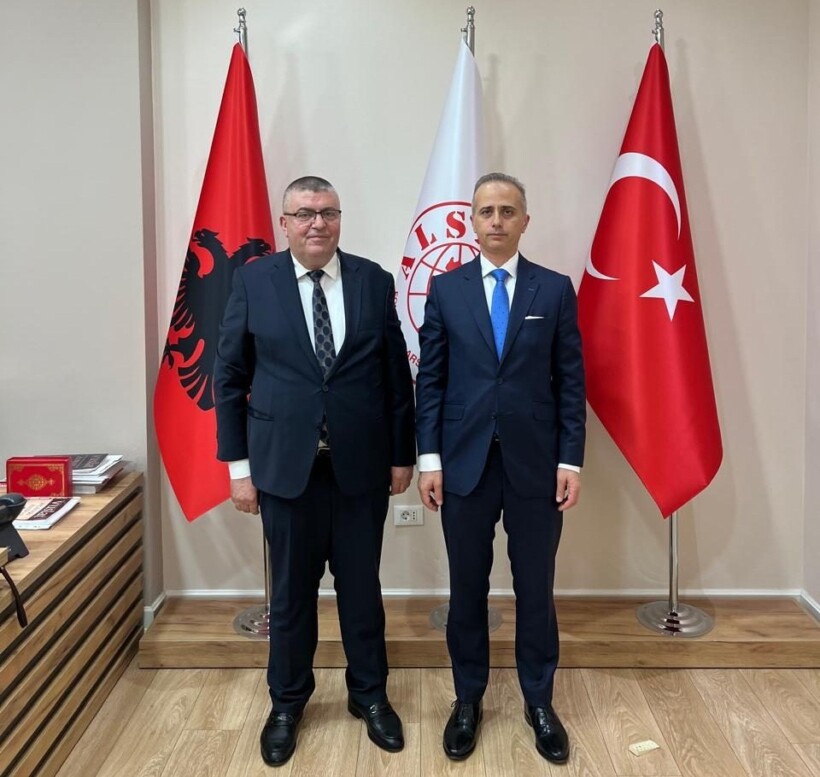 ambasadori-i-turqise-ne-tirane-viziton-fondacionin-alsar