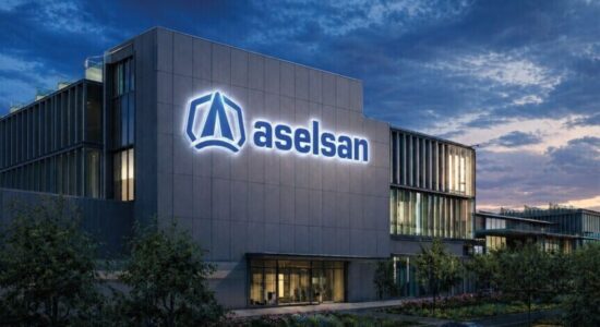 Gjiganti i mbrojtjes Aselsan nënshkruan marrëveshje 905 milionë dollarëshe për forcimin e mbrojtjes ajrore të Turqisë