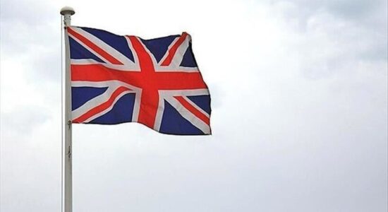 Kryediplomatët e Kinës dhe Britanisë diskutojnë për Hormuzin, Ukrainën dhe shpërthimin e Ebolës