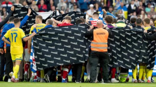 Ra për herë të dytë pa ndjenja në fushë, doktori flet për kolapsin e Christian Eriksen: Mesfushori kërkoi…