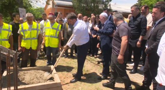 (VIDEO) U vendos gurthemeli i sallës sportive në Rashçe