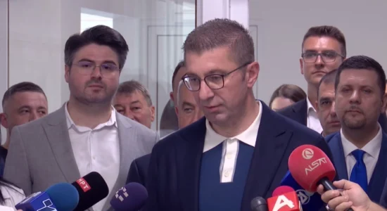 Mickoski për zjarrvënësin para Ambasadës bullgare: I janë konfiskuar telefonat, të shohim me kë ka komunikuar