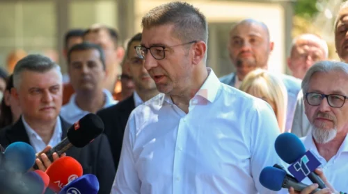 (VIDEO) Mickoski: Nga e hëna ulje e madhe e çmimeve të karburanteve