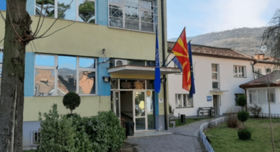 E slumoi fizikisht nënën, arrestohet 38 vjeçari nga Tetova