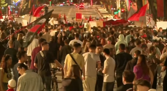 “Shqipëria e shqiptarëve”, dita e pestë e protestës në Shqipëri kundër ndërtimeve në Zvërnec