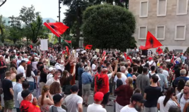 Protesta në Tiranë