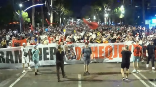 Dita e 25-të e protestës në Tiranë, thirrje “Rama jepe dorëheqjen”, “Rama në burg, Berisha në burg” dhe “Revolucion”