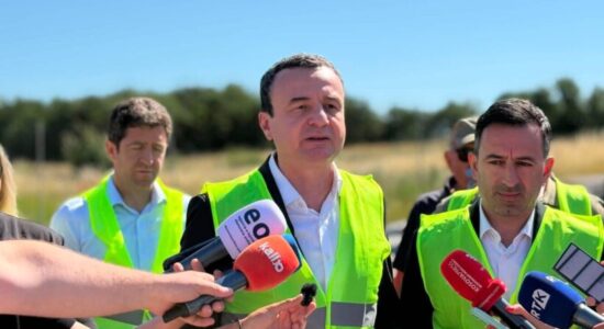 Kurti për çështjen e Presidentit: Ne këtë nuk mund ta bëjmë vetëm