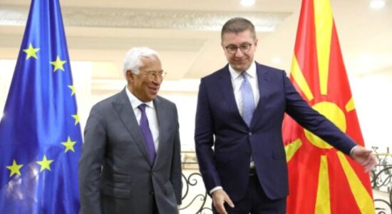 (VIDEO) Presidenti i Këshillit Evropian nuk do t’ia ndryshojë mendjen Mickoskit