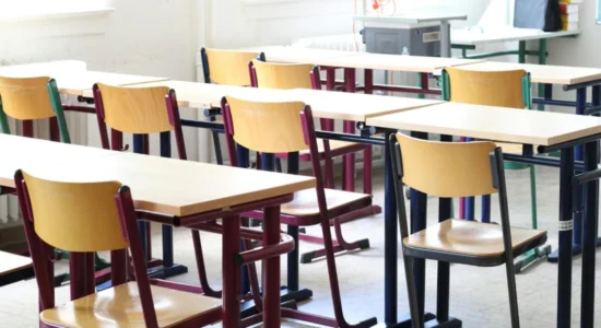 15 mijë nxënës të regjistruar në shkollat e mesme, më shumë se 9 mijë vende mbeten të lira