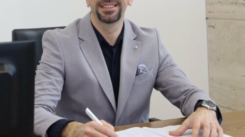 “Revolucioni Flamingo” dhe paradoksi shqiptar