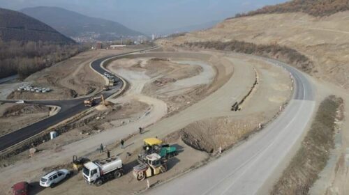(VIDEO) Punimet në autostradën Shkup-Bllacë rinisin në fund të muajit