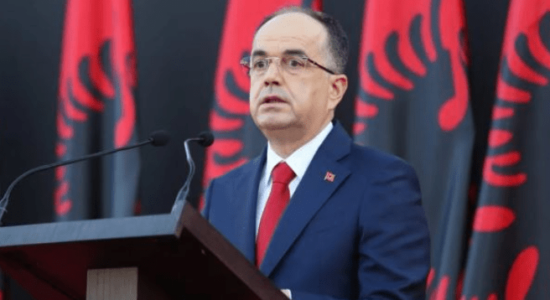 Presidenti Begaj reagon për vrasjen e efektivit në Korçë: Policia nuk do të zbrapset