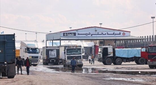 OKB paralajmëron për nevoja “të jashtëzakonshme” humanitare pasi Izraeli lejon vetëm një pikëkalim drejt Gazës