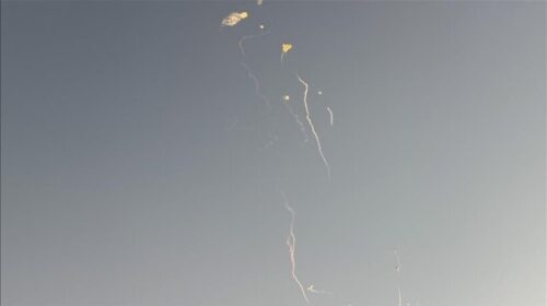 Bahreini intercepton dhe shkatërron 3 raketa iraniane dhe disa dronë