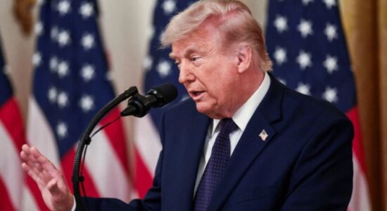 Trump: Irani ende ka “disa kapacitete” pas sulmeve ndaj anijeve në Ngushticën e Hormuzit