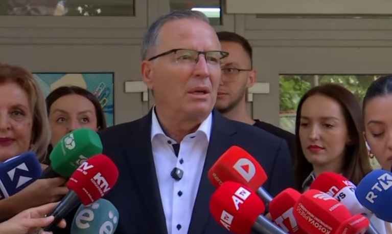 Hamza fton qytetarët të votojnë: Sot vendoset për katër vitet e ardhshme