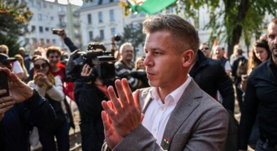 Kryeministri i ri hungarez i ul pagën politikanëve me 40%, Magyar: Një veprim modest për të luftuar korrupsionin