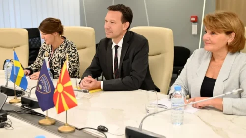 Ambasadori suedez në RMV: Keni pemë dhe perime të mira, por në Suedi nuk i hedhim në natyrë