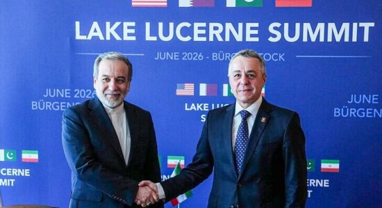 Shefat e diplomacisë së Iranit dhe Zvicrës takohen para bisedimeve SHBA-Iran