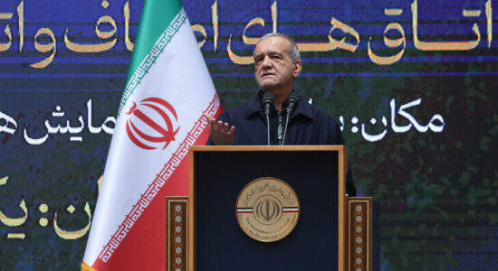 Presidenti iranian: Efektiviteti i bisedimeve me SHBA-në varet nga zbatimi i plotë i detyrimeve të dakorduara