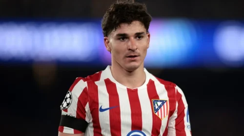 Atletico Madridi e ‘bllokon’ Alvarezin mes tentative të Barcelonës për ta transferuar
