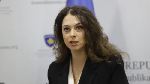 Kica-Xhelili për Kurtin: I dha 200 milionë euro, i humbi 200 mijë vota