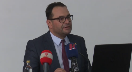 Kushtrim Ahmeti fiton garën për Rektor të Universitetit të Tetovës