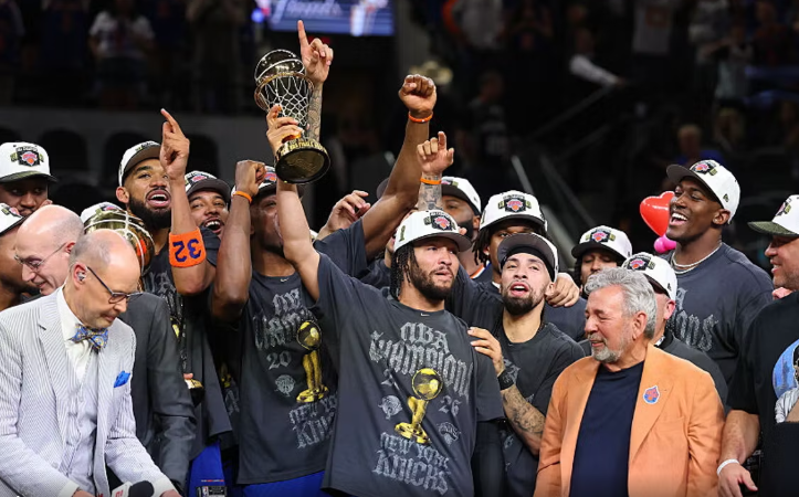 New York Knicks shpallen kampionë të NBA, fitojnë titullin për herë të parë që nga viti 1973