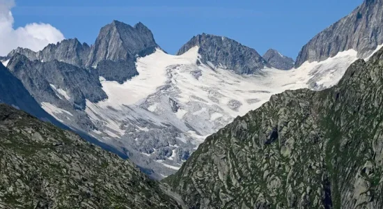 Vala e të nxehtit në Evropë shkakton shkrirje të paprecedentë të akullnajave në Alpet Zvicerane