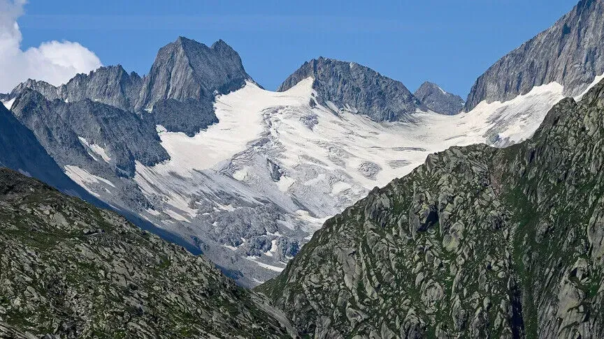 Vala e të nxehtit në Evropë shkakton shkrirje të paprecedentë të akullnajave në Alpet Zvicerane