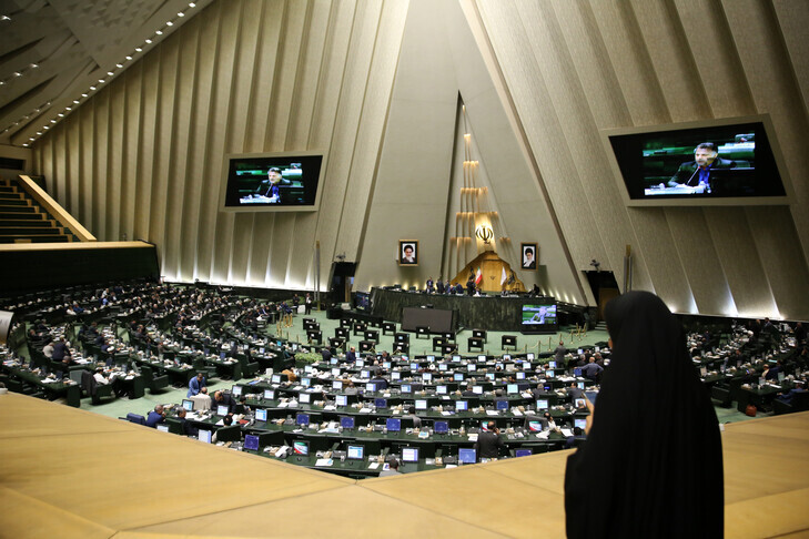 Parlamenti i Iranit, IRGC-ja dhe ushtria mbështesin kushtet e udhëheqjes në marrëveshjen me SHBA-në