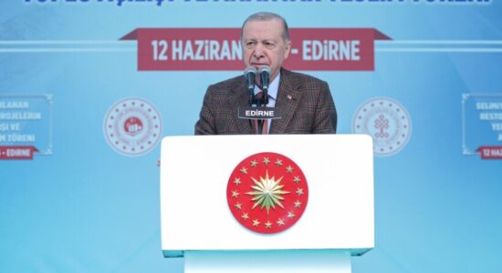 Erdogan: Rajoni po paguan një “çmim të rëndë ekonomik” nga sulmet ndaj Iranit