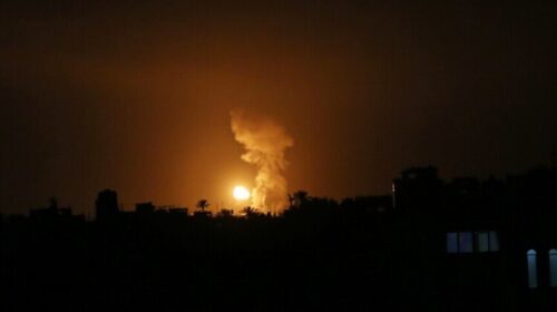 Izraeli sulm ndaj tendave të civilëve të zhvendosur në Gaza, një palestinez i vrarë dhe 16 të plagosur