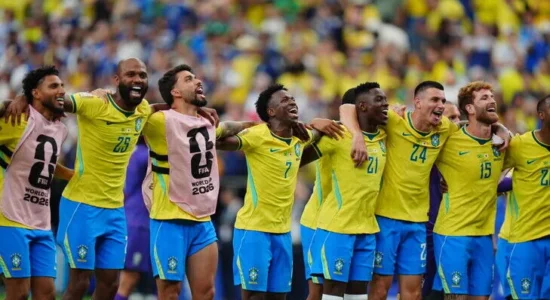 Brazili siguron fitoren në minutën e fundit ndaj Japonisë për t’u kualifikuar në një të tetën e finales